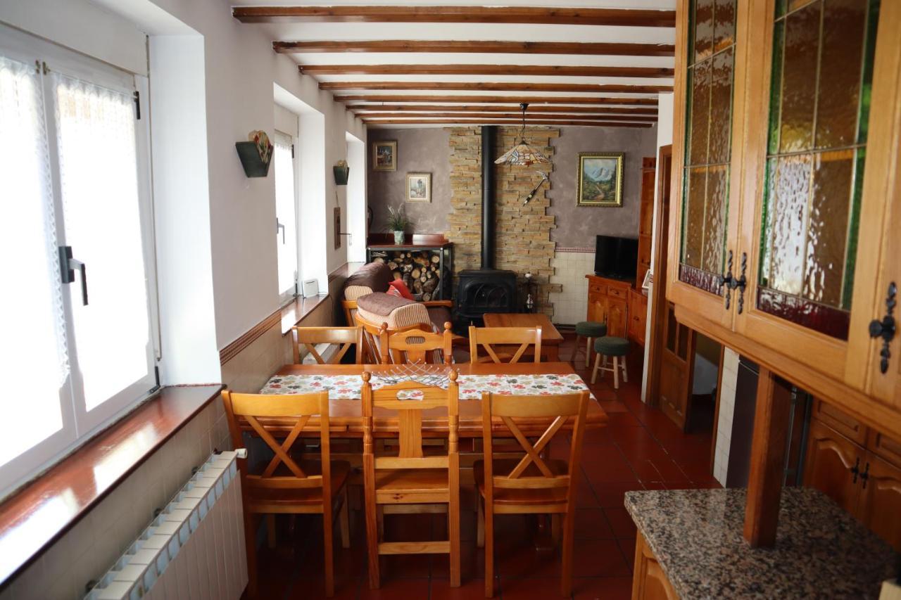 Casa Rural Cares Santa Maria de Valdeon Екстериор снимка