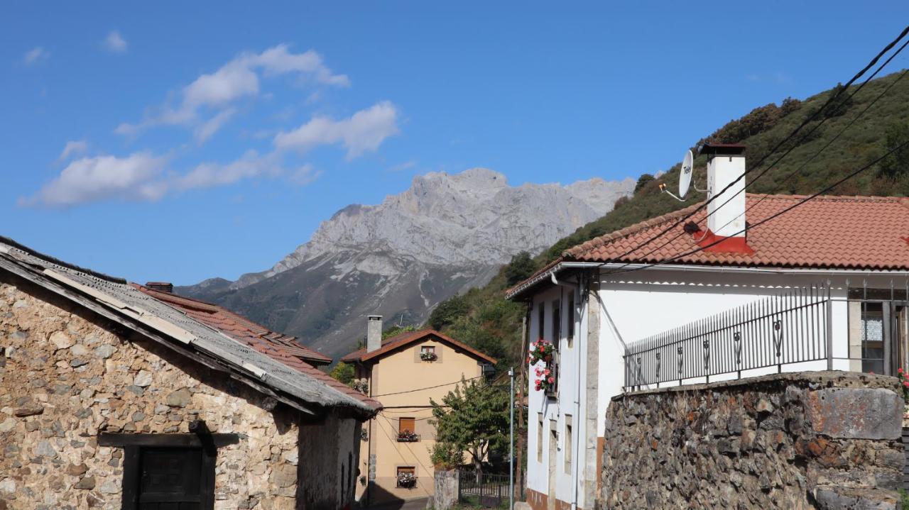 Casa Rural Cares Santa Maria de Valdeon Екстериор снимка