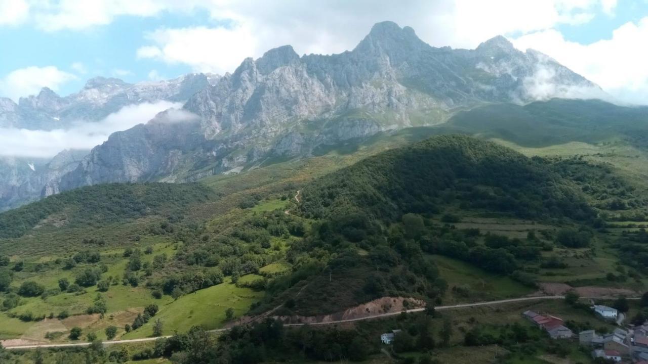 Casa Rural Cares Santa Maria de Valdeon Екстериор снимка