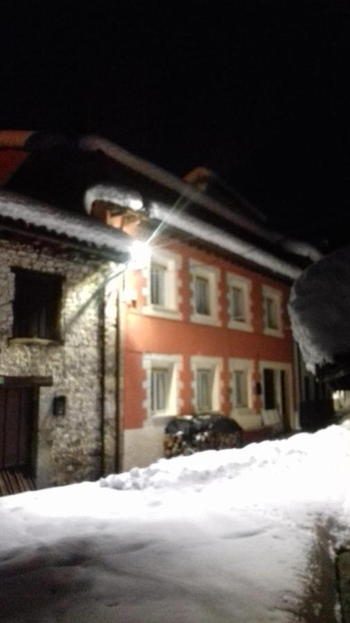 Casa Rural Cares Santa Maria de Valdeon Екстериор снимка